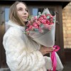 11 кустовых пионовидных роз Сансет мэджик 60 см с эвкалиптом